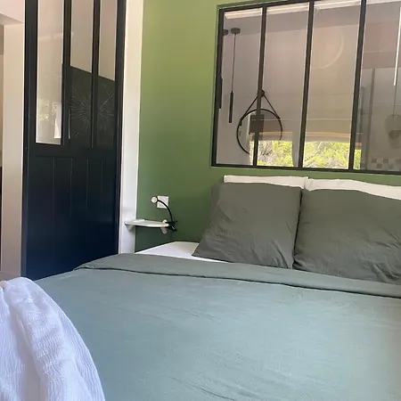 شقة Location Saisonniere A Au Bain Dore Léoville